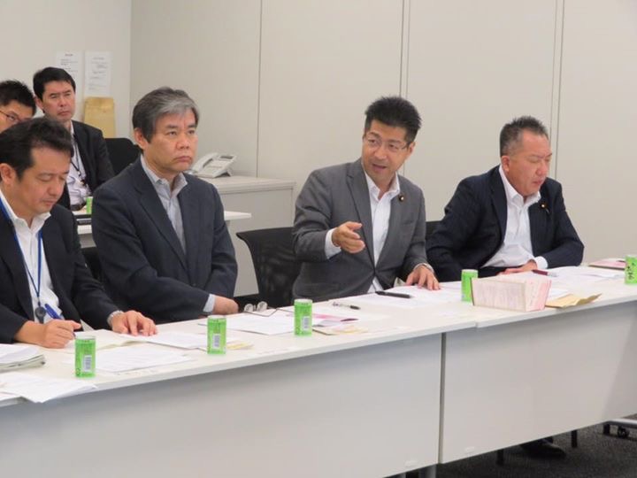 与党協同労働の法制化に関するワーキングチーム（田村憲久座長、桝屋敬悟座長代理）の会合に出席