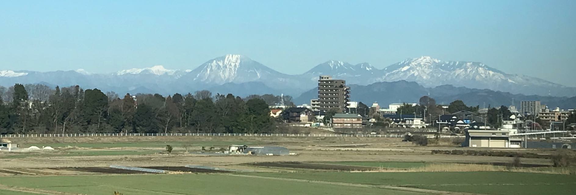 栃木県で男体山（日光・中禅寺湖方面）、そして那須の冠雪を眺めながら仙台へ。