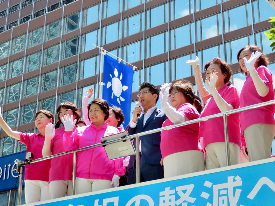 公明党愛知県本部女性局の皆様と名古屋駅前で街頭演説会