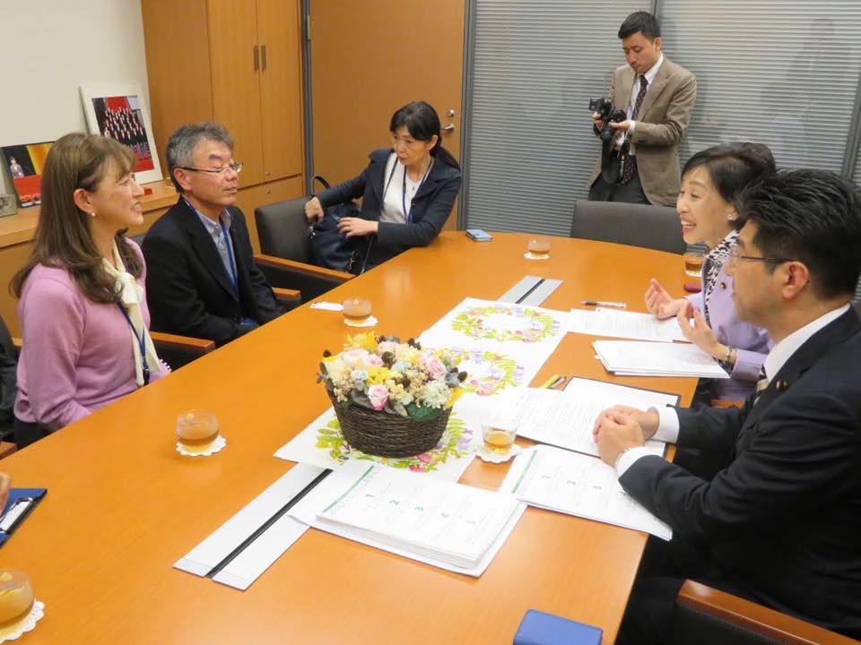 認知症本人ワーキンググループの藤田代表、認知症介護研究・研修東京センターの永田研究部長