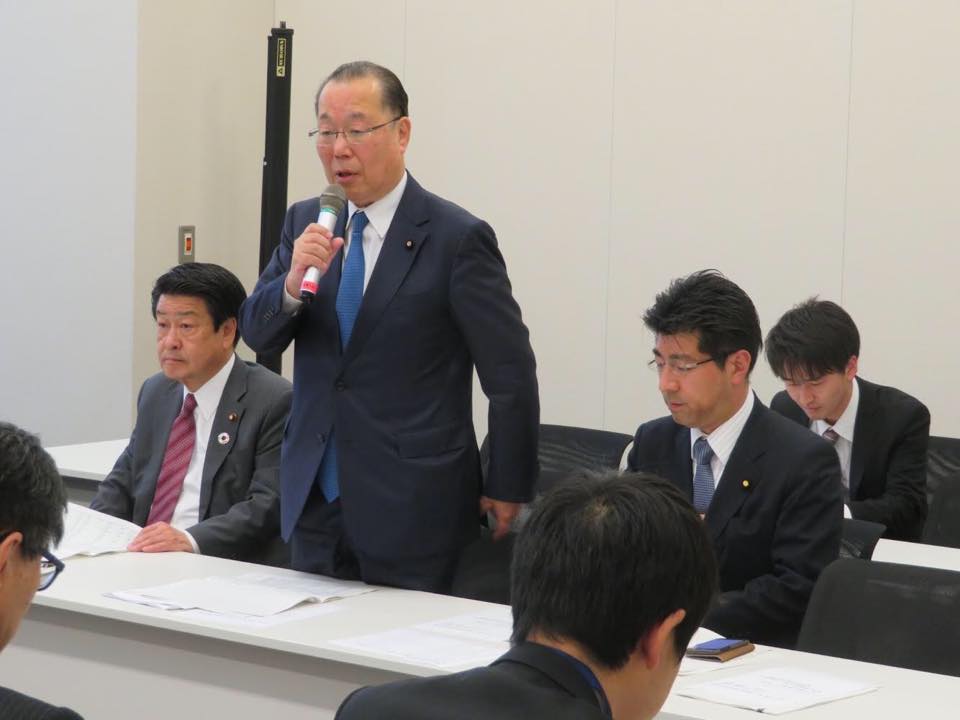 農水委員会では、依然岐阜県で発生が続く豚コレラ対策についても質問