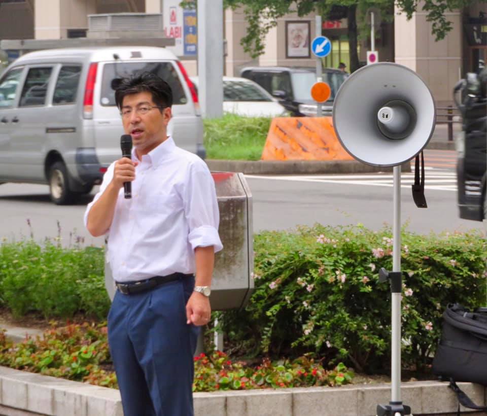 名古屋駅前で街頭演説