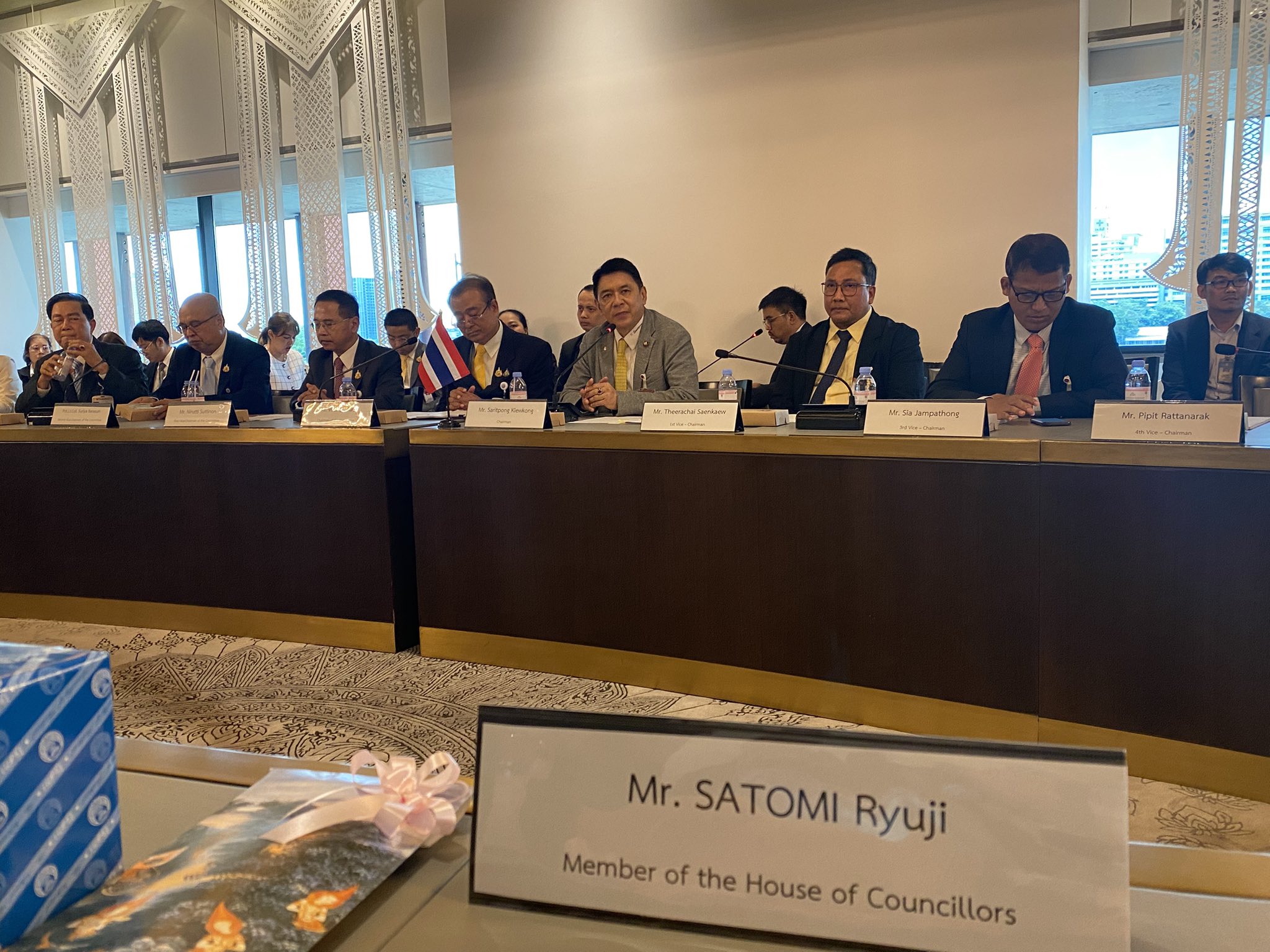 タイの国会議員との会談