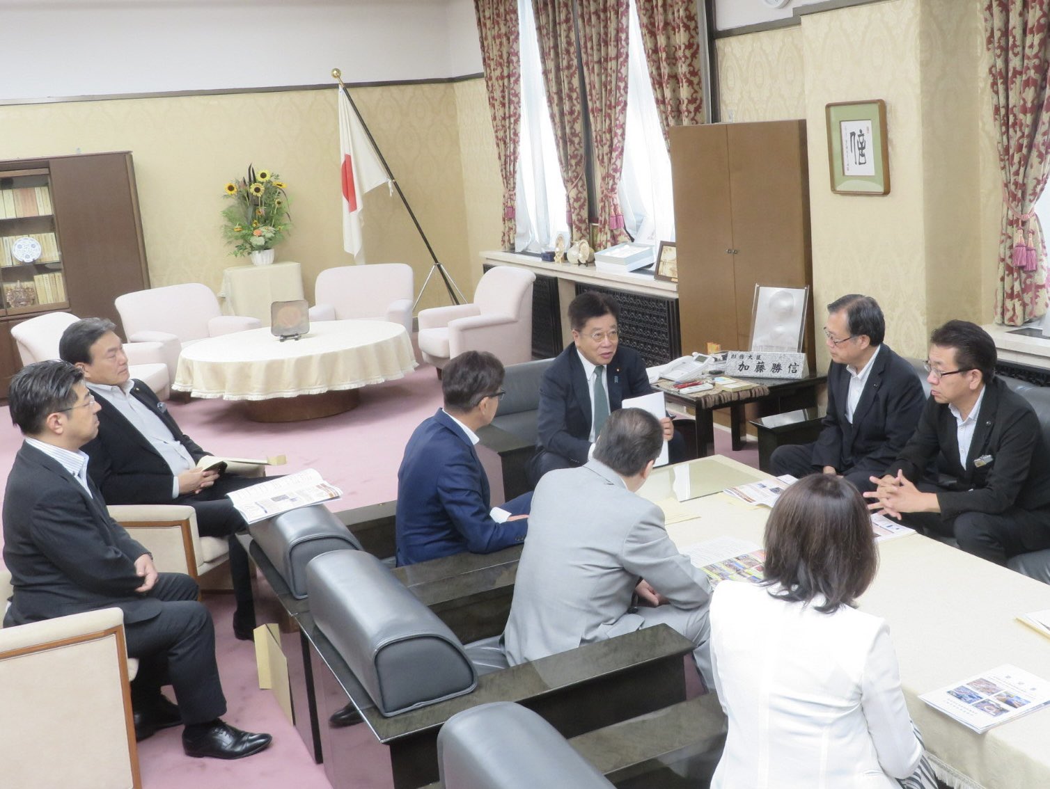 愛知県議の代表が中野国土交通大臣、加藤財務大臣に道路、河川・海岸、港湾の整備、国土強靭化について要望