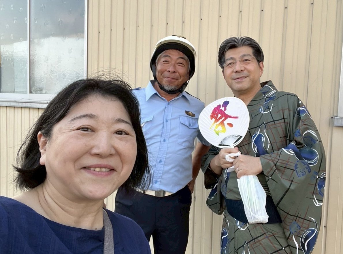 妻・邦衣（くにえ）の母校、矢作南小学校の学区盆踊りへ