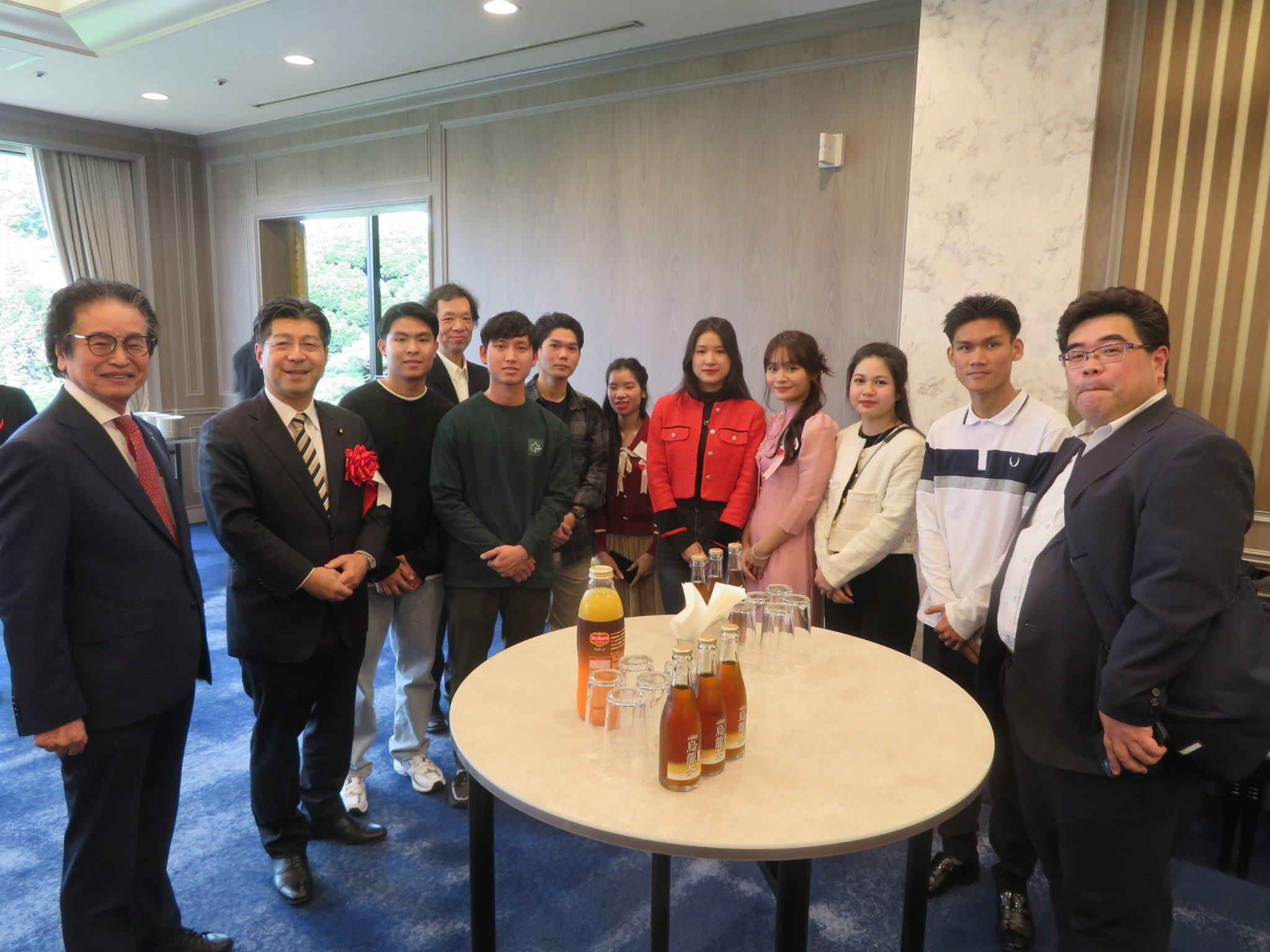 外国人技能実習生が実習を通して学んだ技能や職場での体験を、習得した日本語で発表