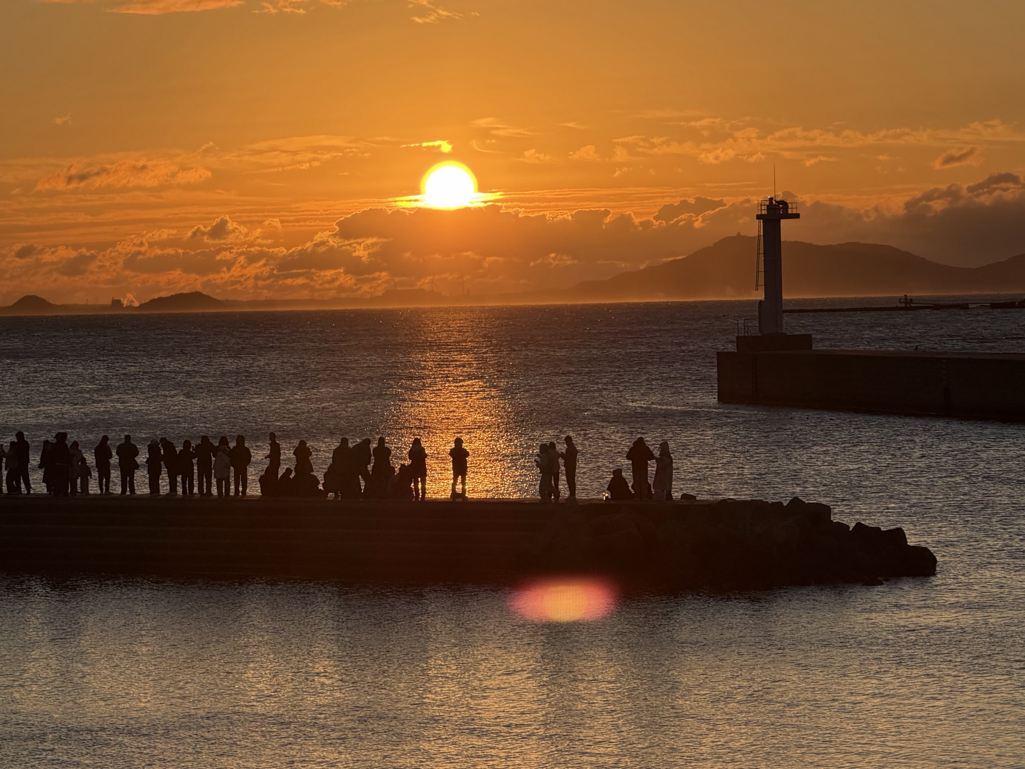 日の出を、愛知県西尾市・恵比寿海岸で迎えました