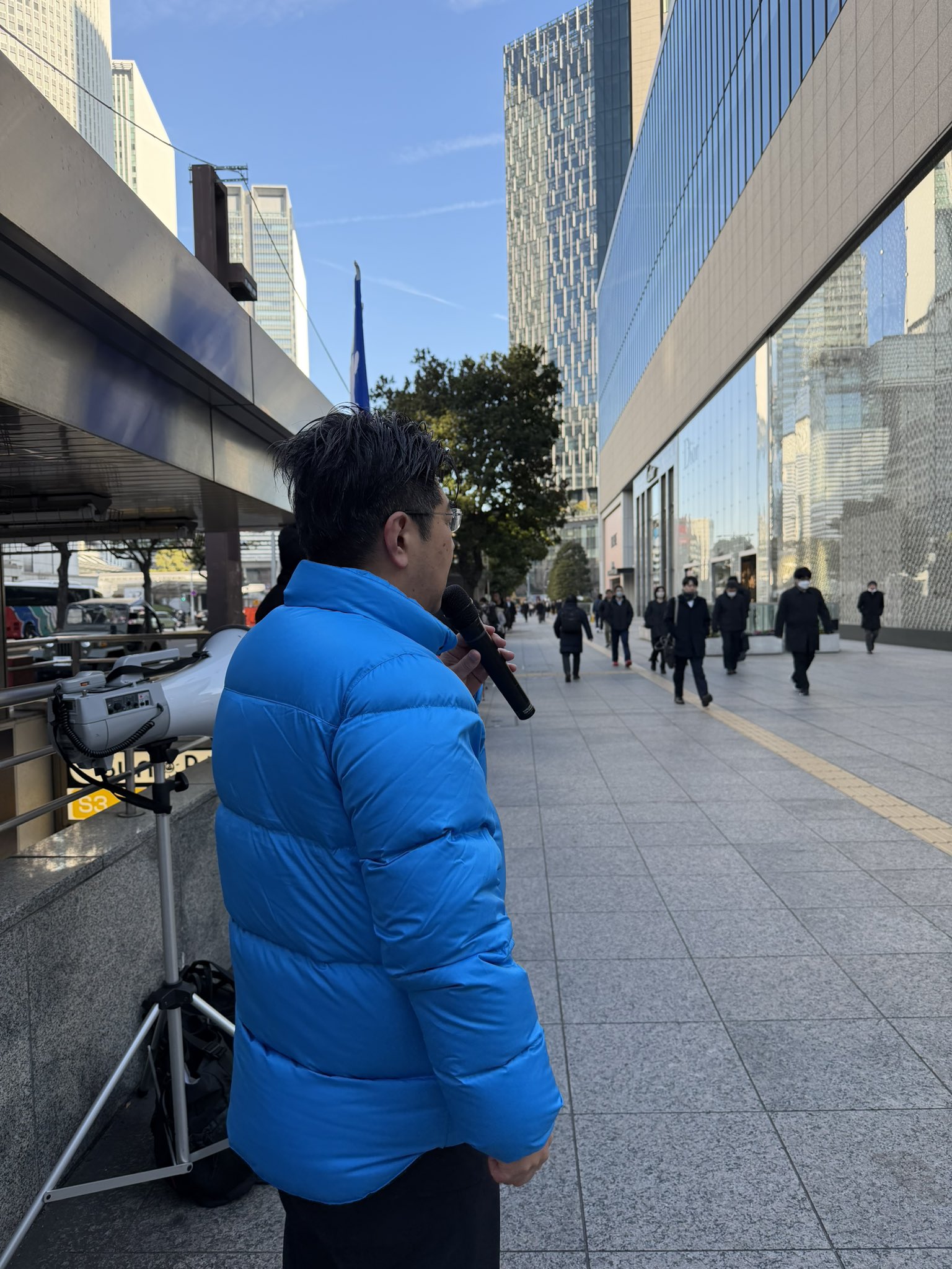 名古屋駅前の街頭