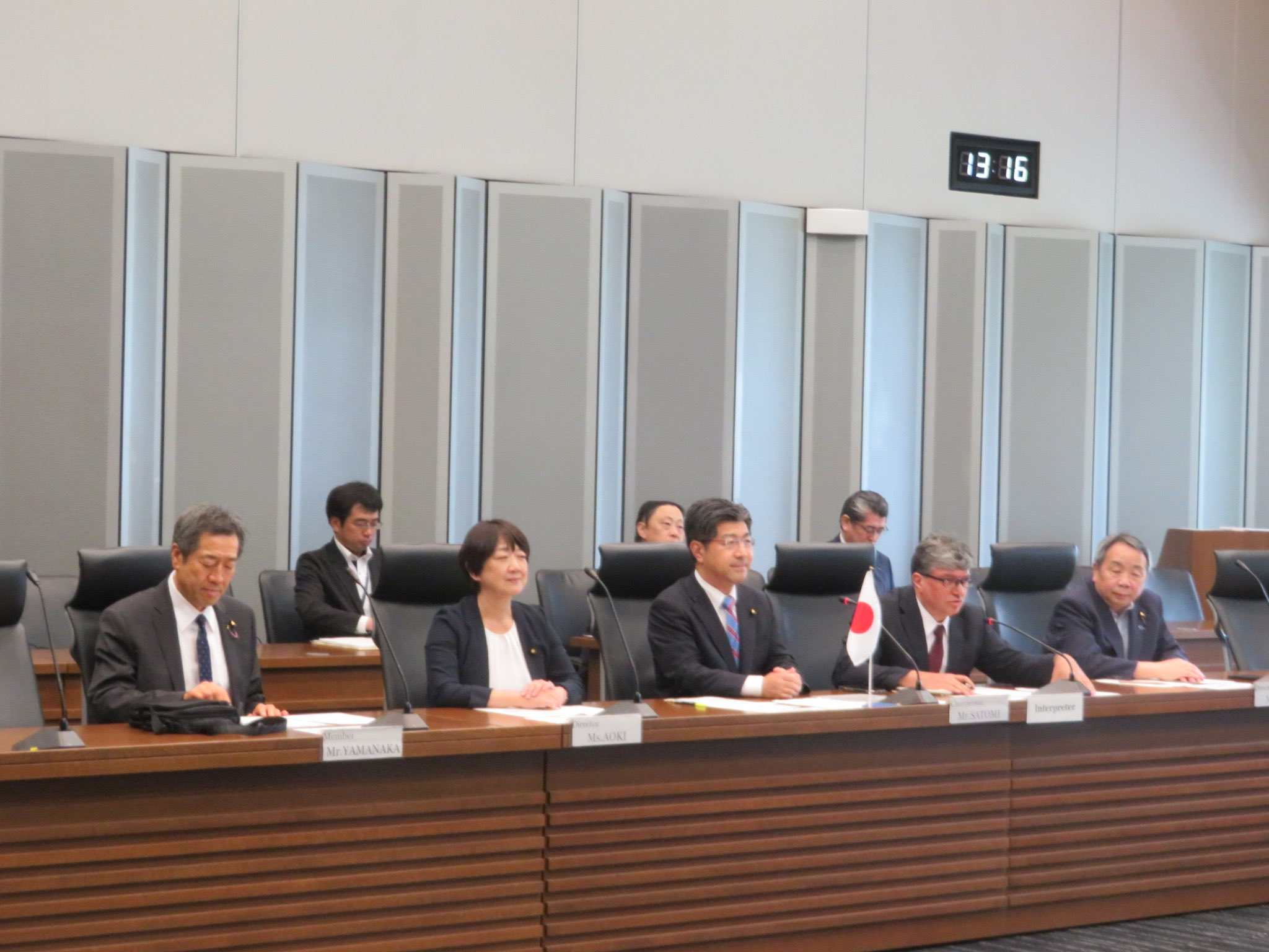 トルコ共和国大国民議会ファット･オクタイ外交委員長他国会議員５名とエルトゥールル駐日大使を参議院外交防衛委員会一同で歓迎、会談