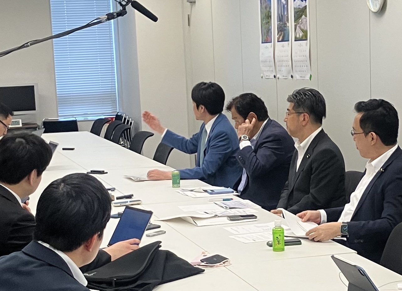 社会保障国民会議の実務者会議に、公明党からは杉久武税務調査会事務局長と出席
