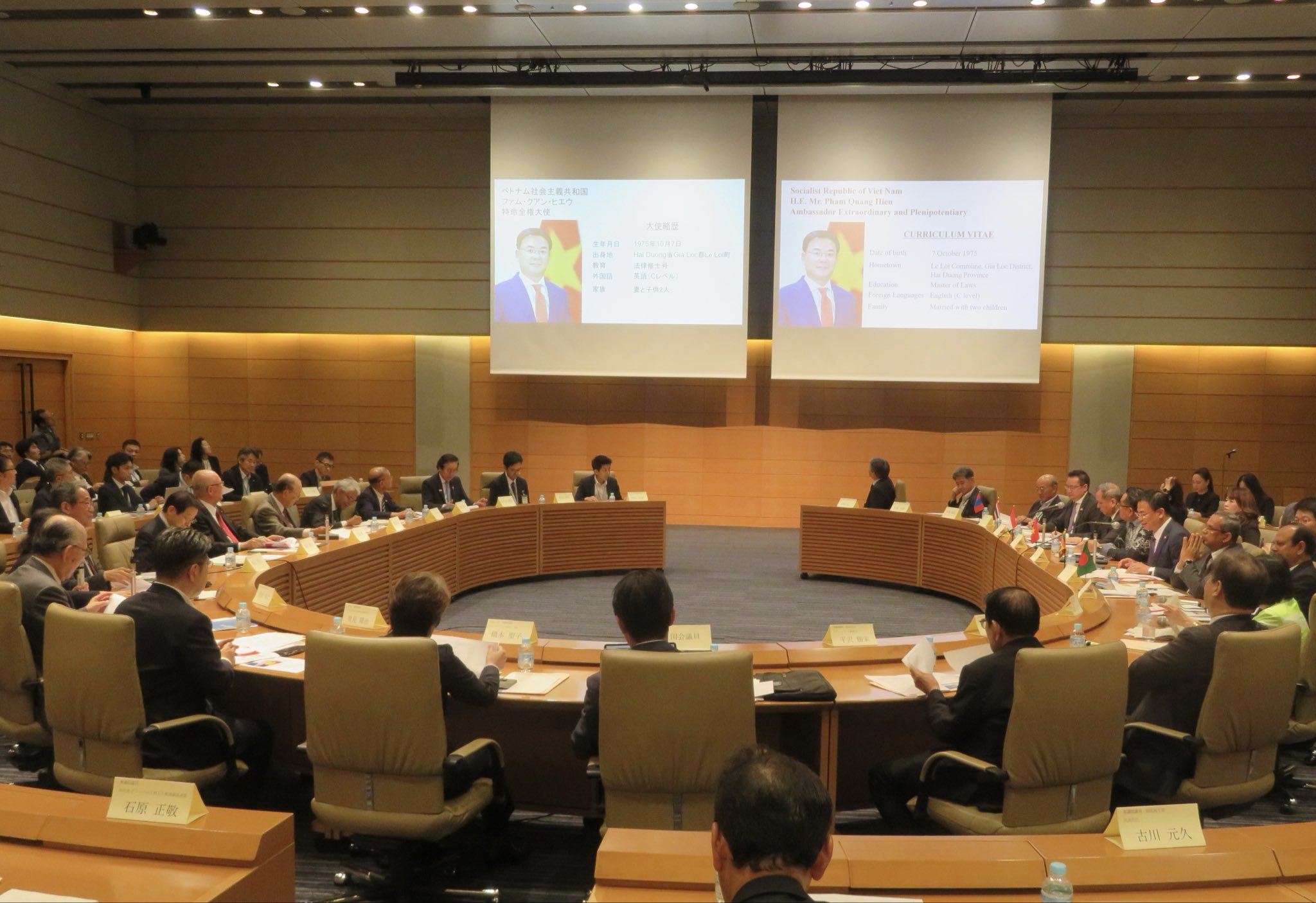 外国人材共生支援全国協会(武部勤会長)が開いた駐日大使との交流シンポジウムに