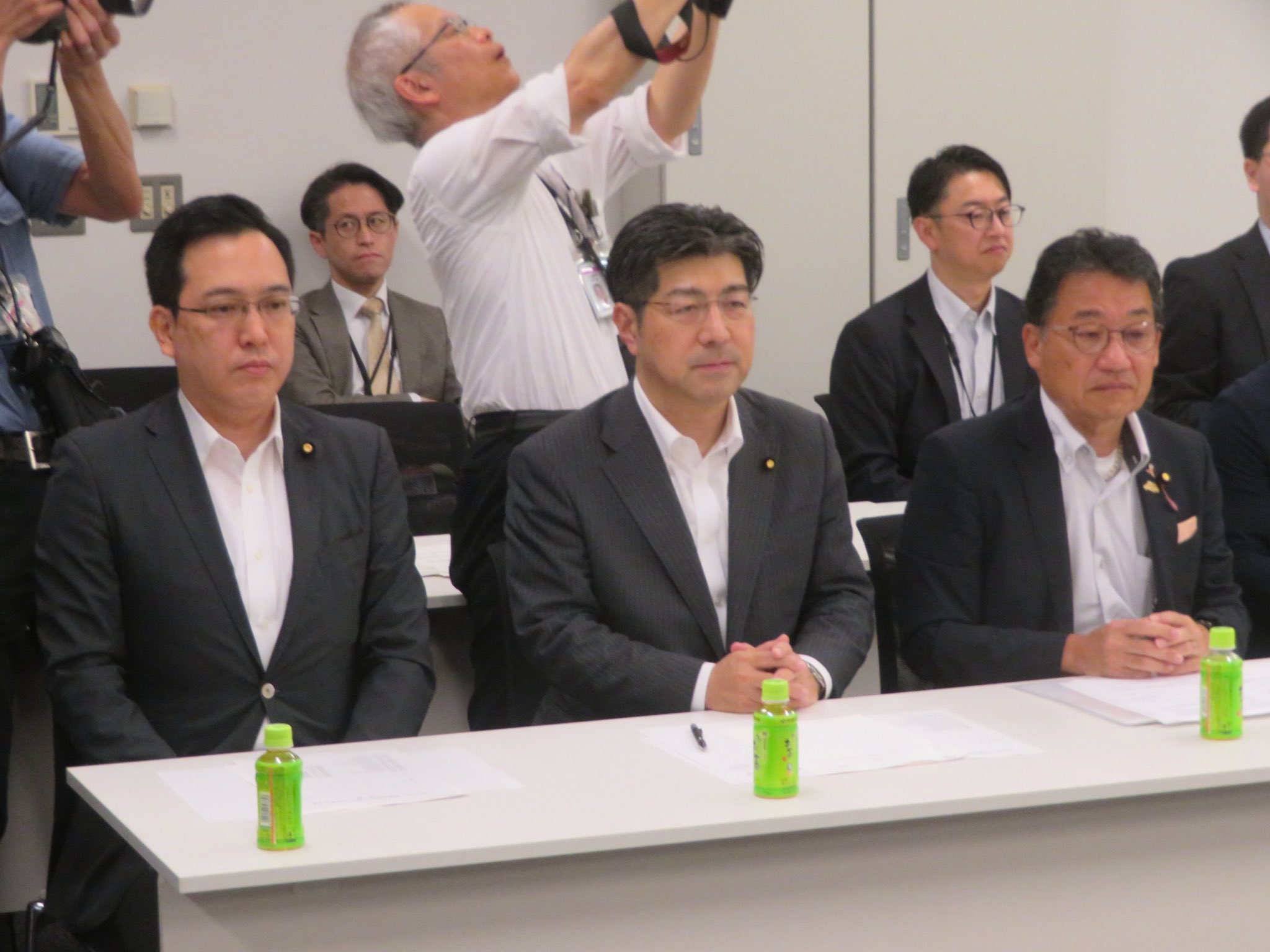 「所得に連動したきめ細かな給付」実現に向けた「中間取りまとめ案」について議論