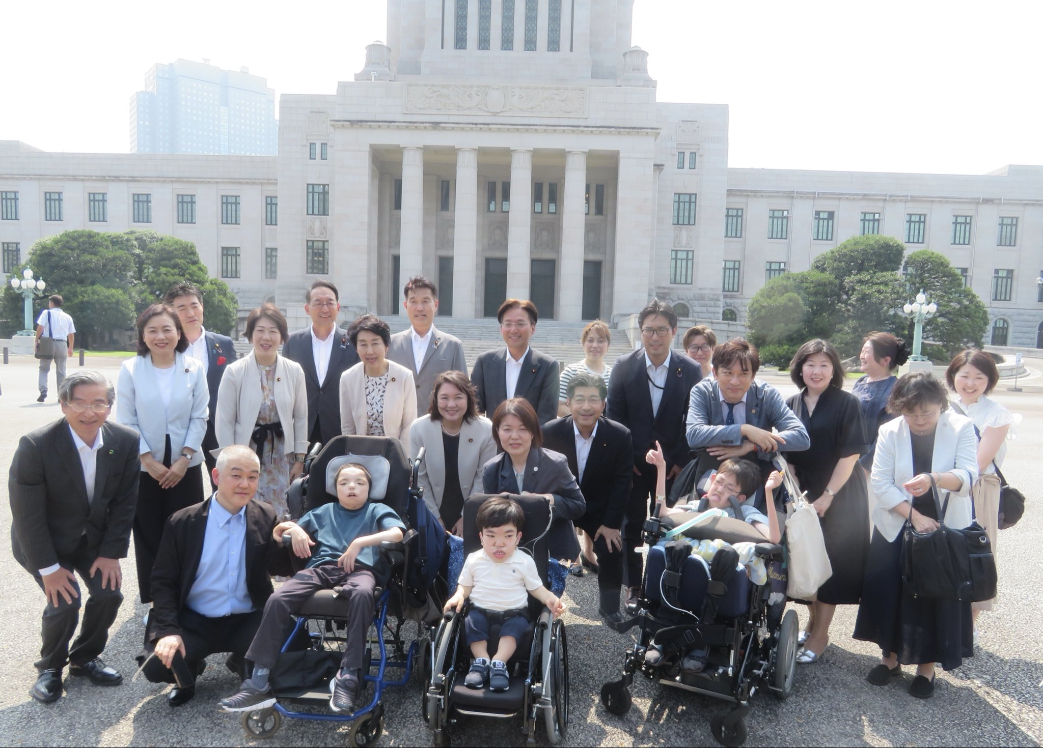 医療的ケア児支援法の改正本案が全会一致