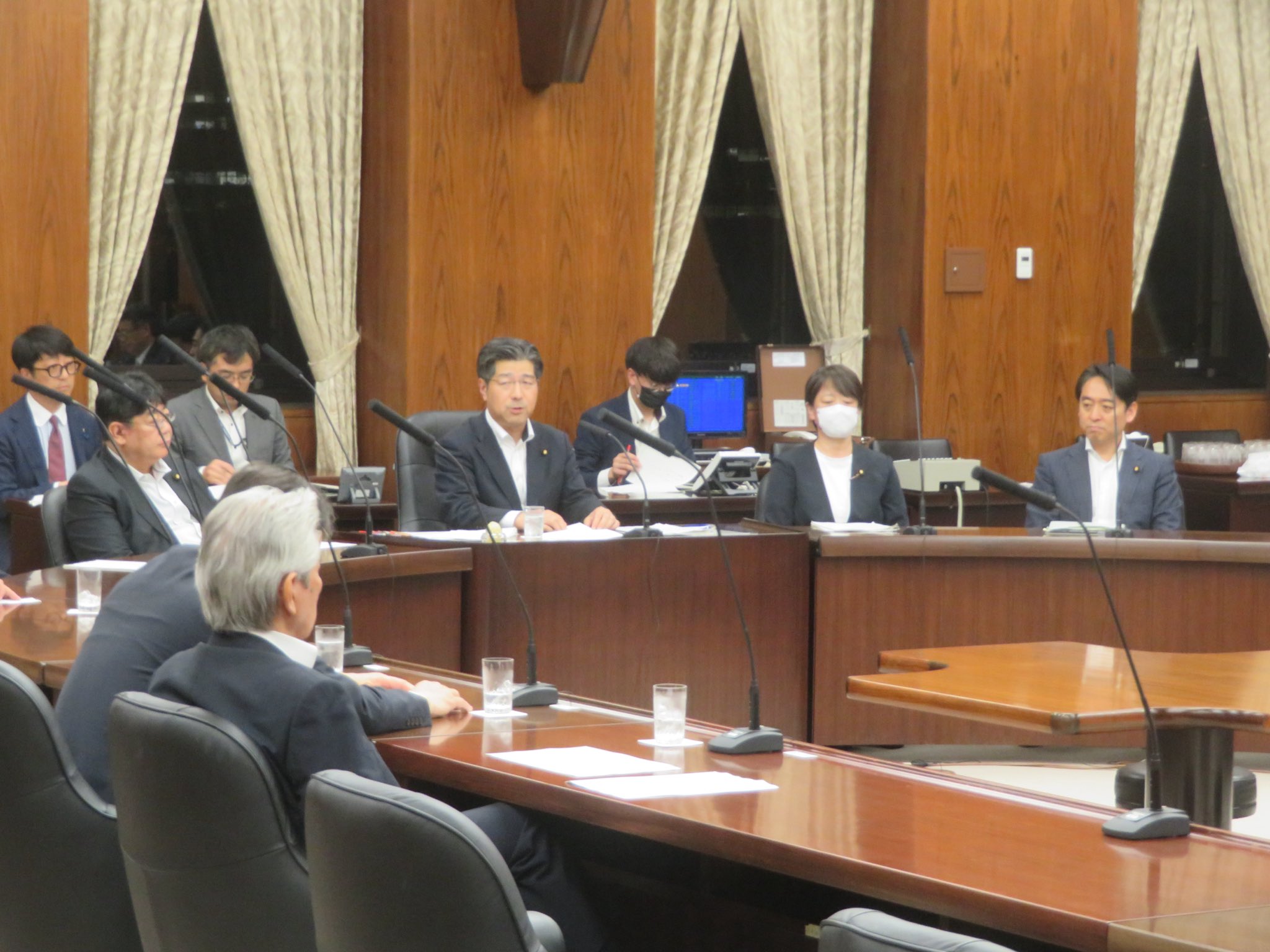 外交防衛委員長として、各党の理事・委員にご協力いただきながら、円滑な委員会運営をすることができました