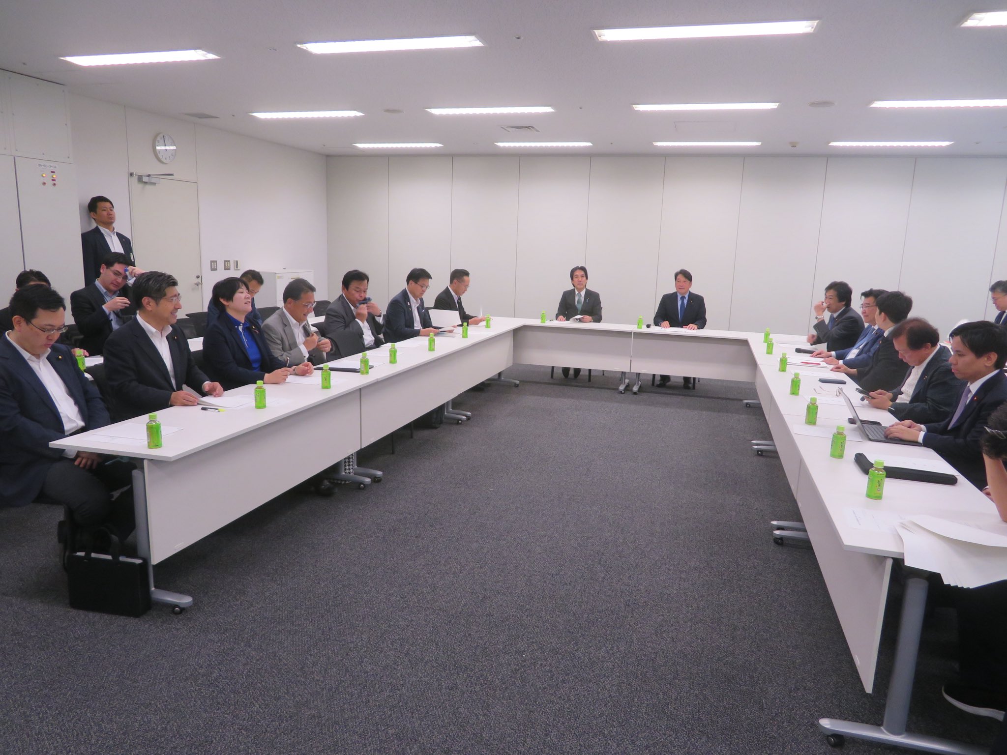 社会保障国民会議に、実務者会議の「中間取りまとめ」を報告