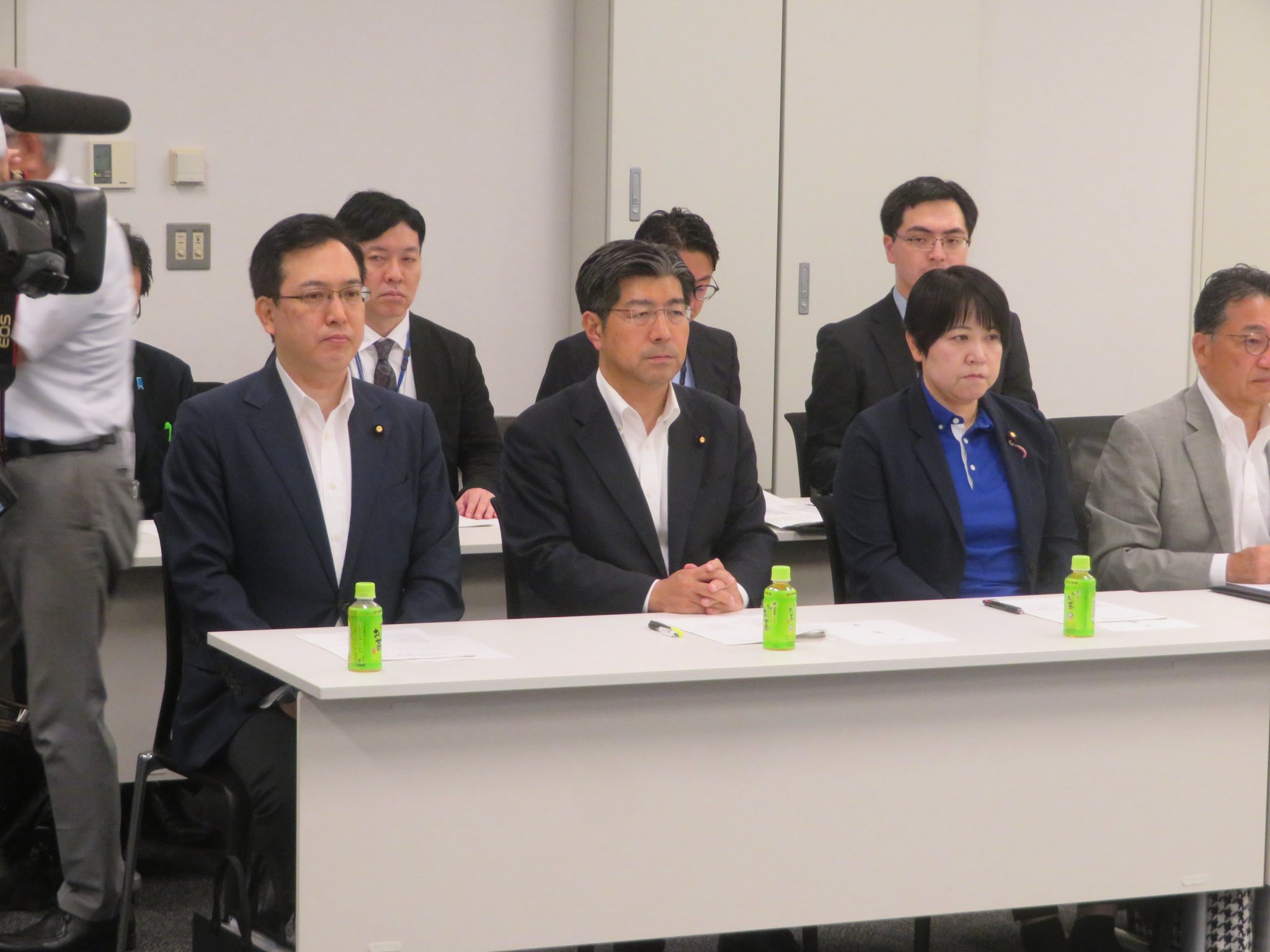 社会保障国民会議に、実務者会議の「中間取りまとめ」を報告