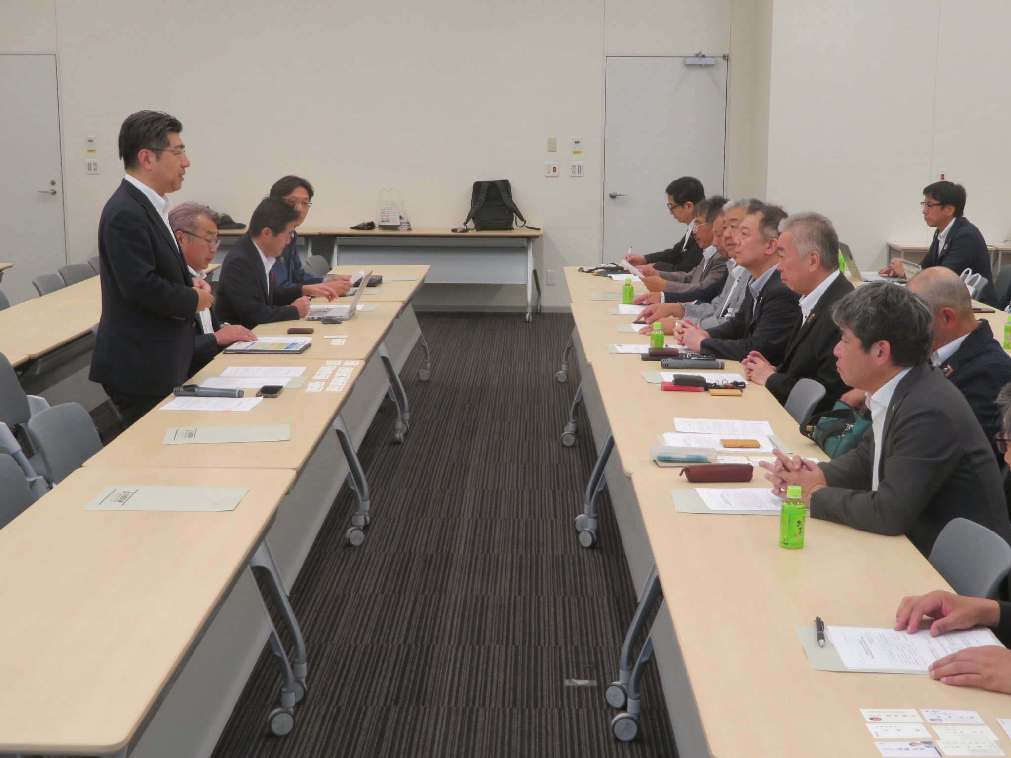 全建総連（全国建設労働組合総連合）の鈴木貴雄委員長はじめ全国から集まった役員の皆様よりご要請